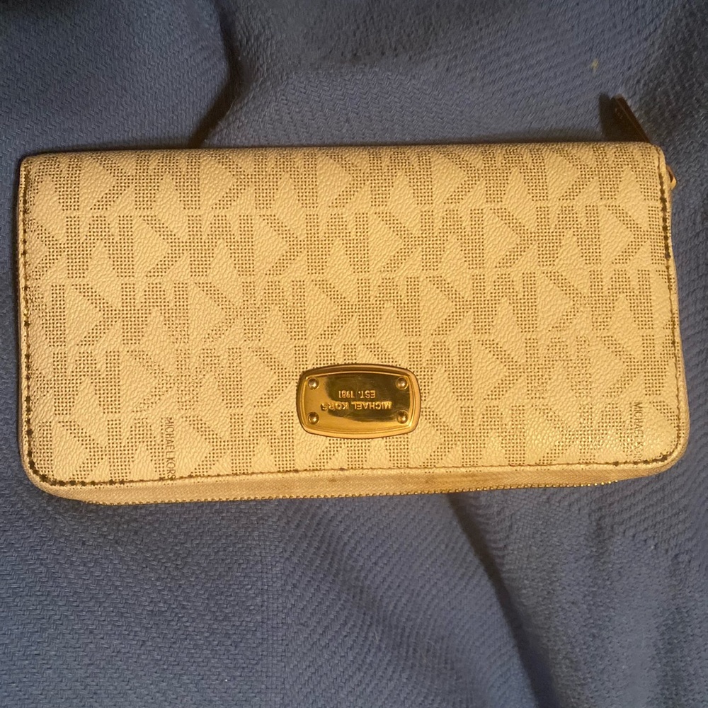 Michael Kors wallet